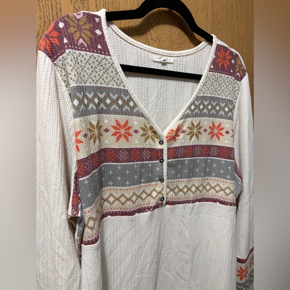 Maurices Patterned Long Sleeve Henley Style Top - Picture 3 of 7